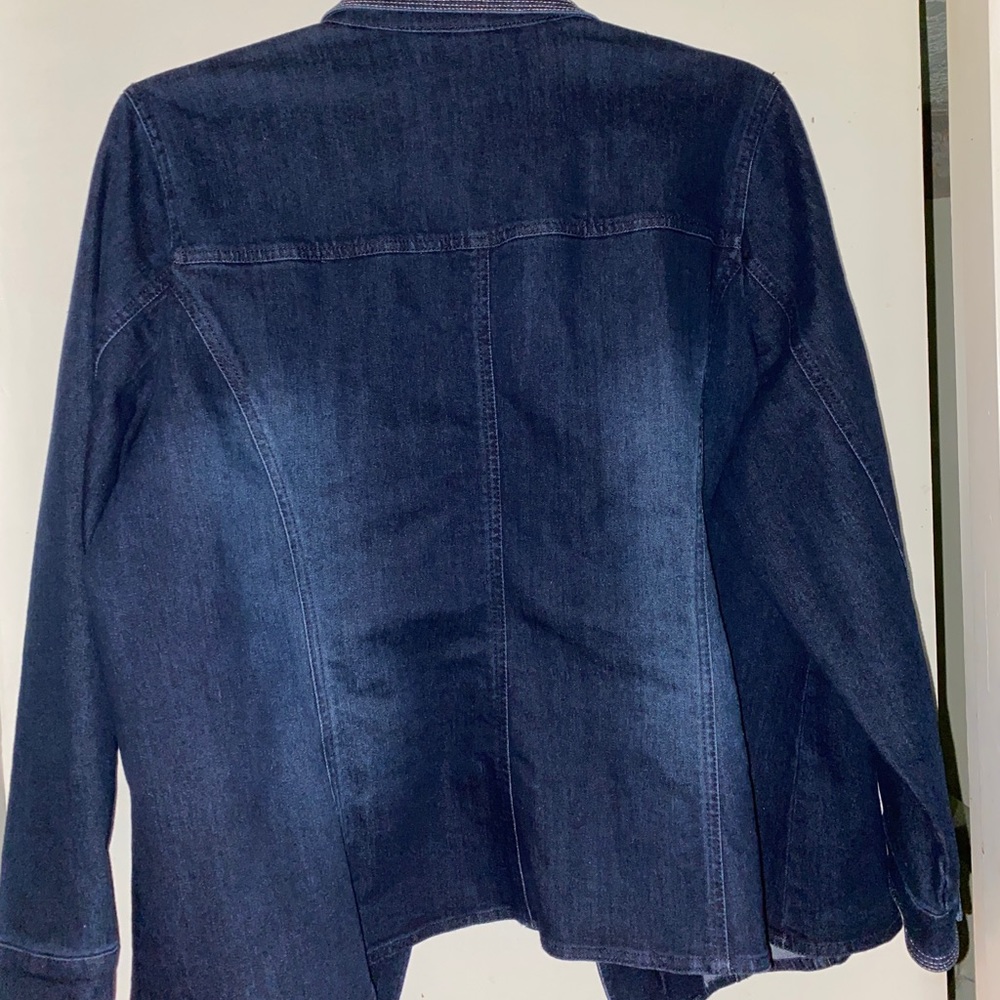 Jacket - Picture 2 of 5